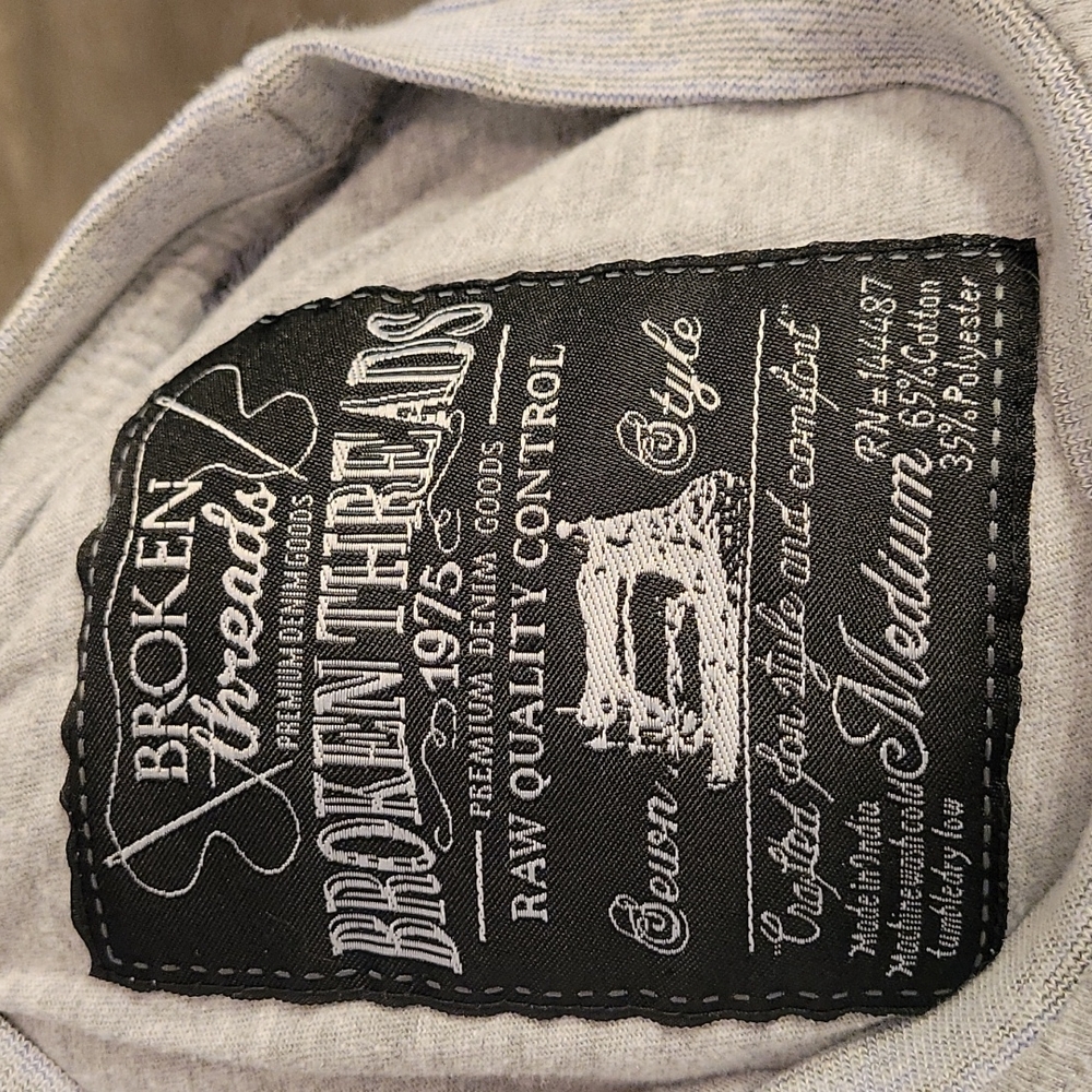 T shirt - Picture 3 of 3